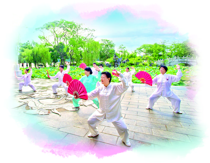     市民在丰渚园运动健身。惠州东江图片社供图