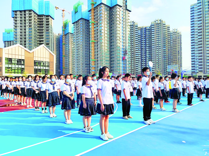     惠州中学实验学校的学子们展现青春风采。惠州日报记者范文燕 摄