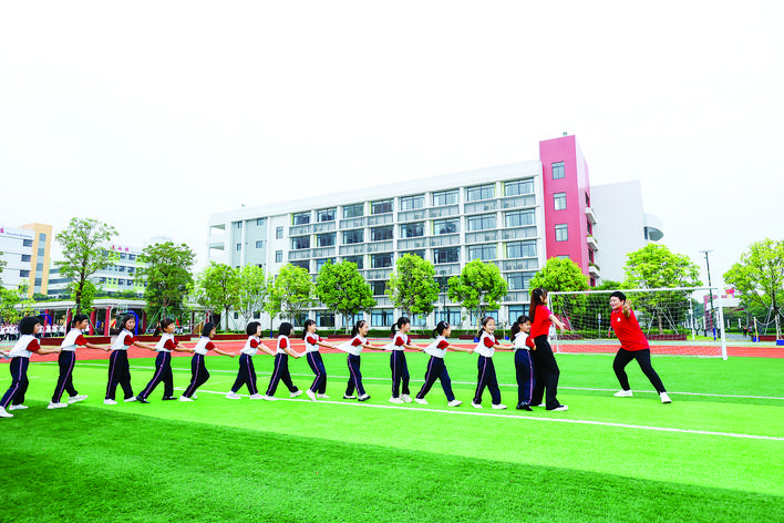 <p>    办学之初，博东实验学校就坚持“高标准建设、高起点办学”办学方针。</p>