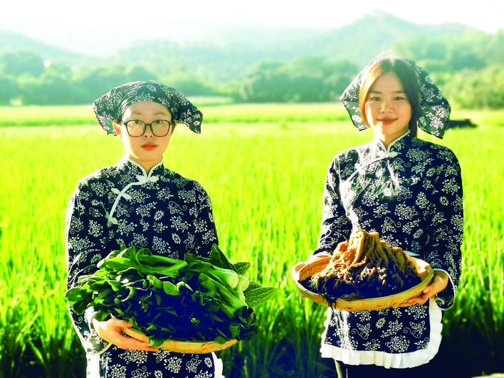     梁化以梅菜产业强镇以及蔬菜产业园建设为契机，做强农产品品牌。