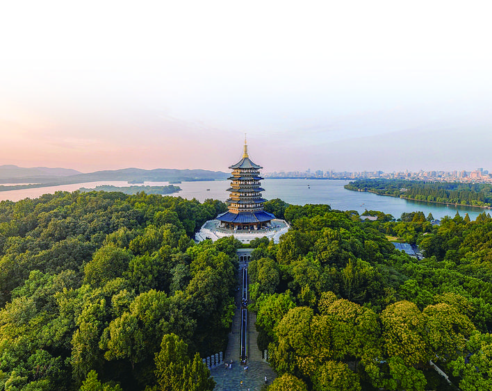     杭州西湖雷峰塔。