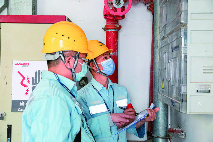     惠州博罗供电局园洲供电所对欣旺达园区开展用电检查。