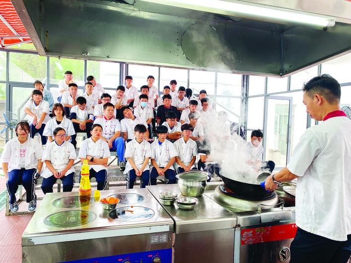     实景式教学助力学子更好学习技能。