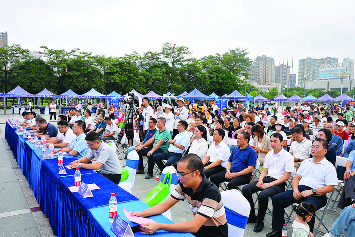 <p>    全国科普日系列活动启动仪式现场座无虚席。</p>