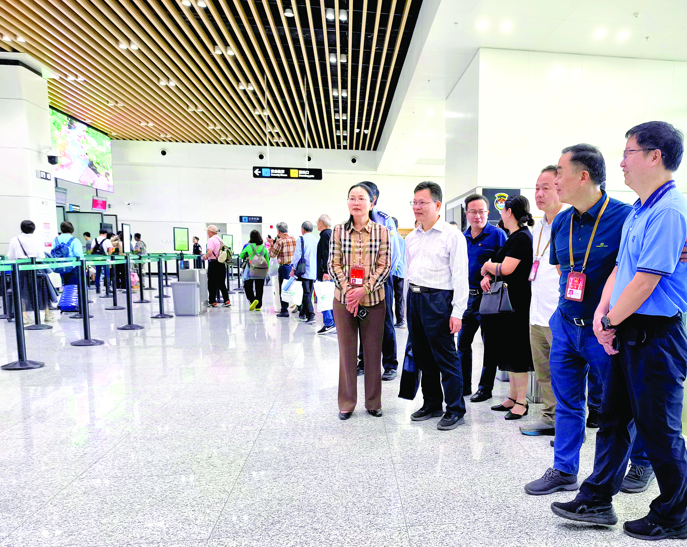     会前，人大代表前往各交通站场进行视察。惠州日报记者刘建威 摄