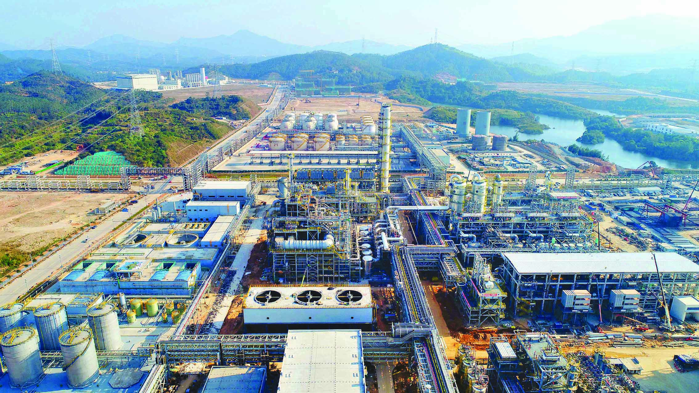     在惠州新材料产业园，博科新材二期项目建设现场热火朝天。本组图片 惠州日报记者杨建业 摄