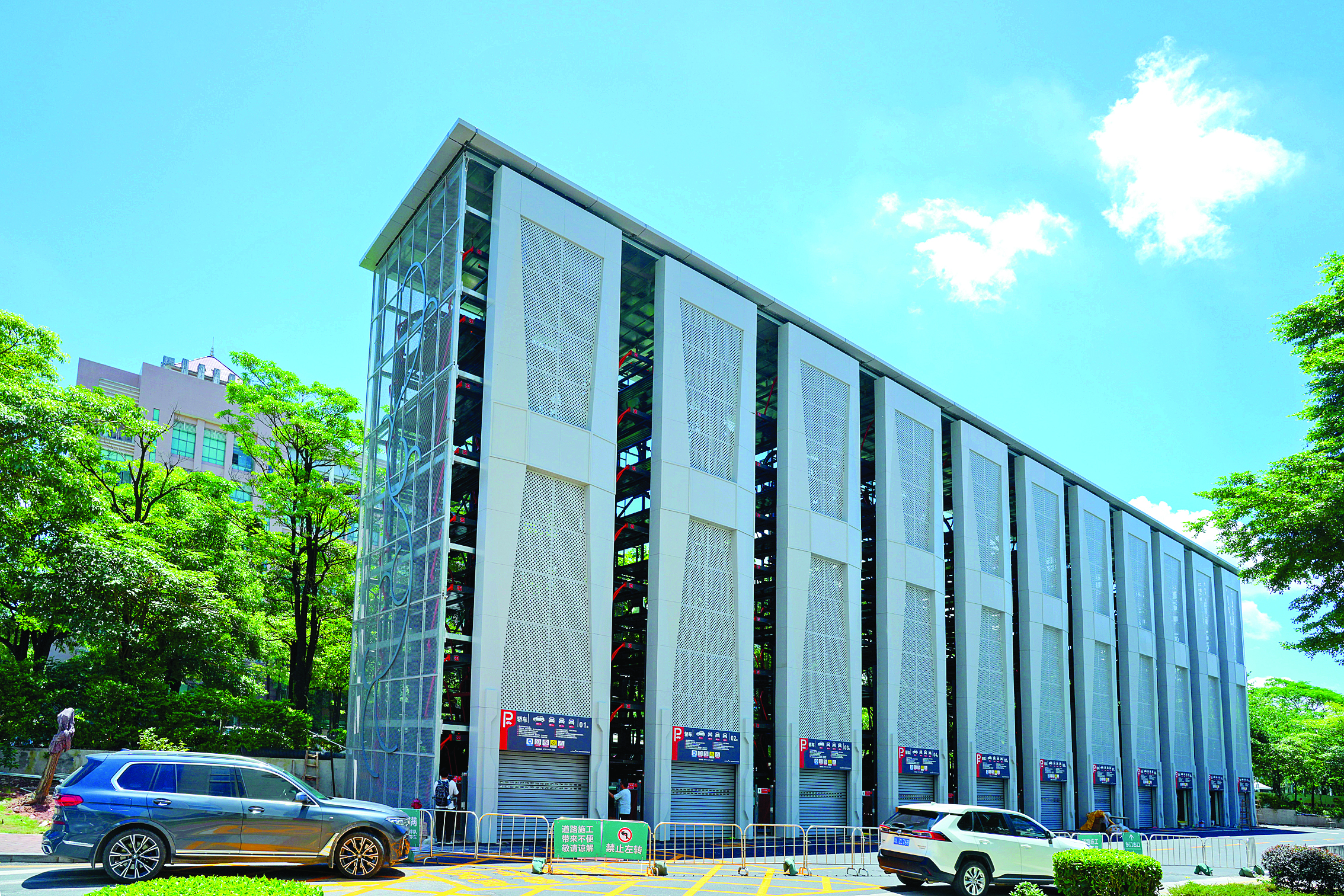     市第一人民医院智慧停车场。 本组图片 惠州日报记者周楠 摄