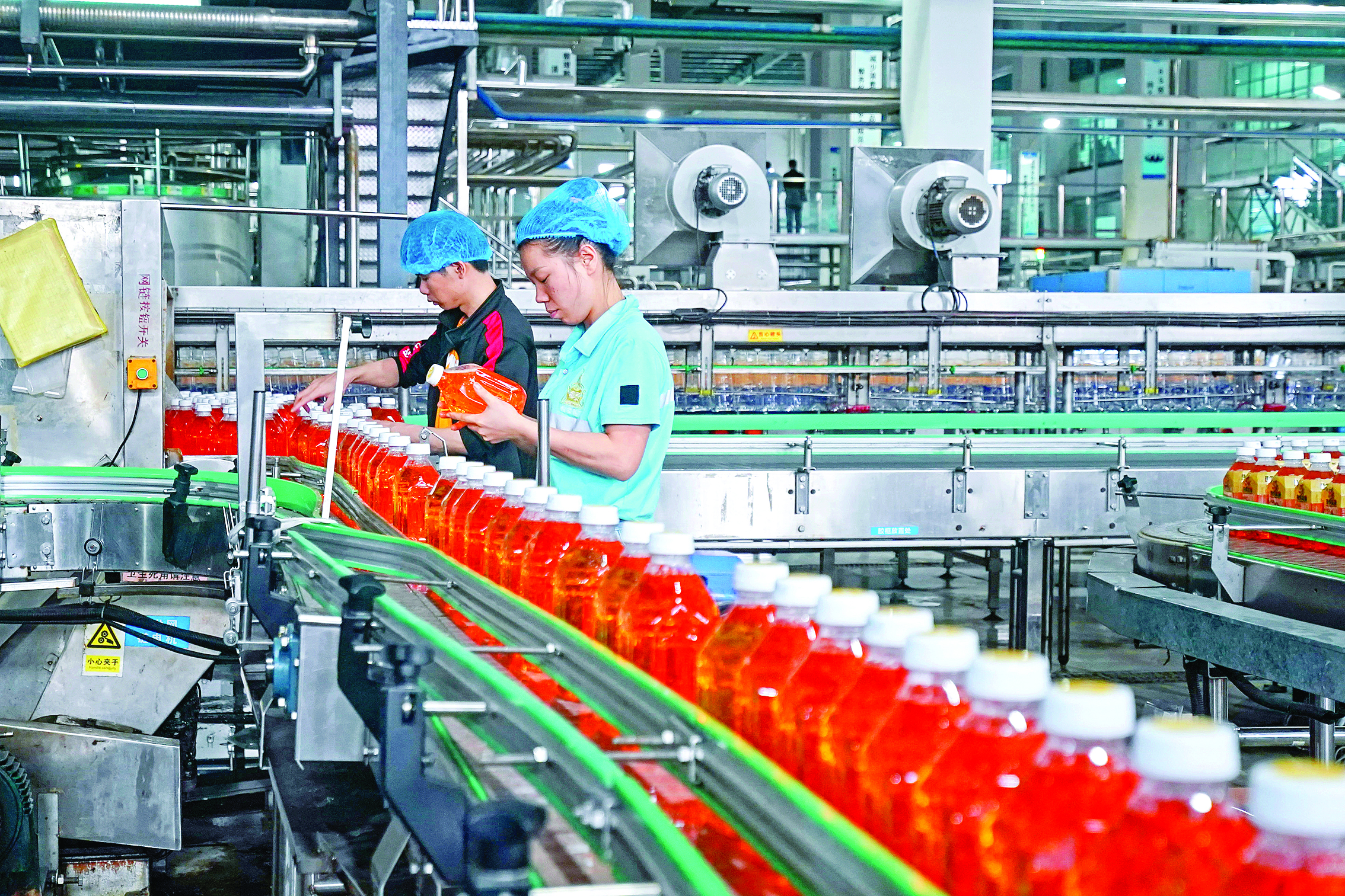     广东罗巴克实业有限公司生产线。