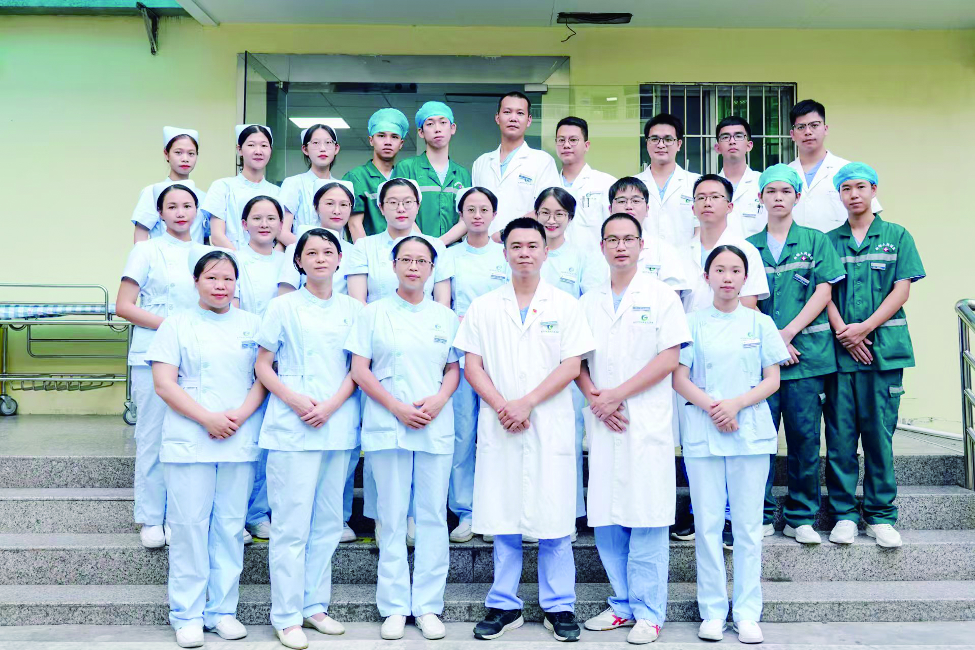     急诊科团队合影。     本版图片 惠州日报记者周楠 摄