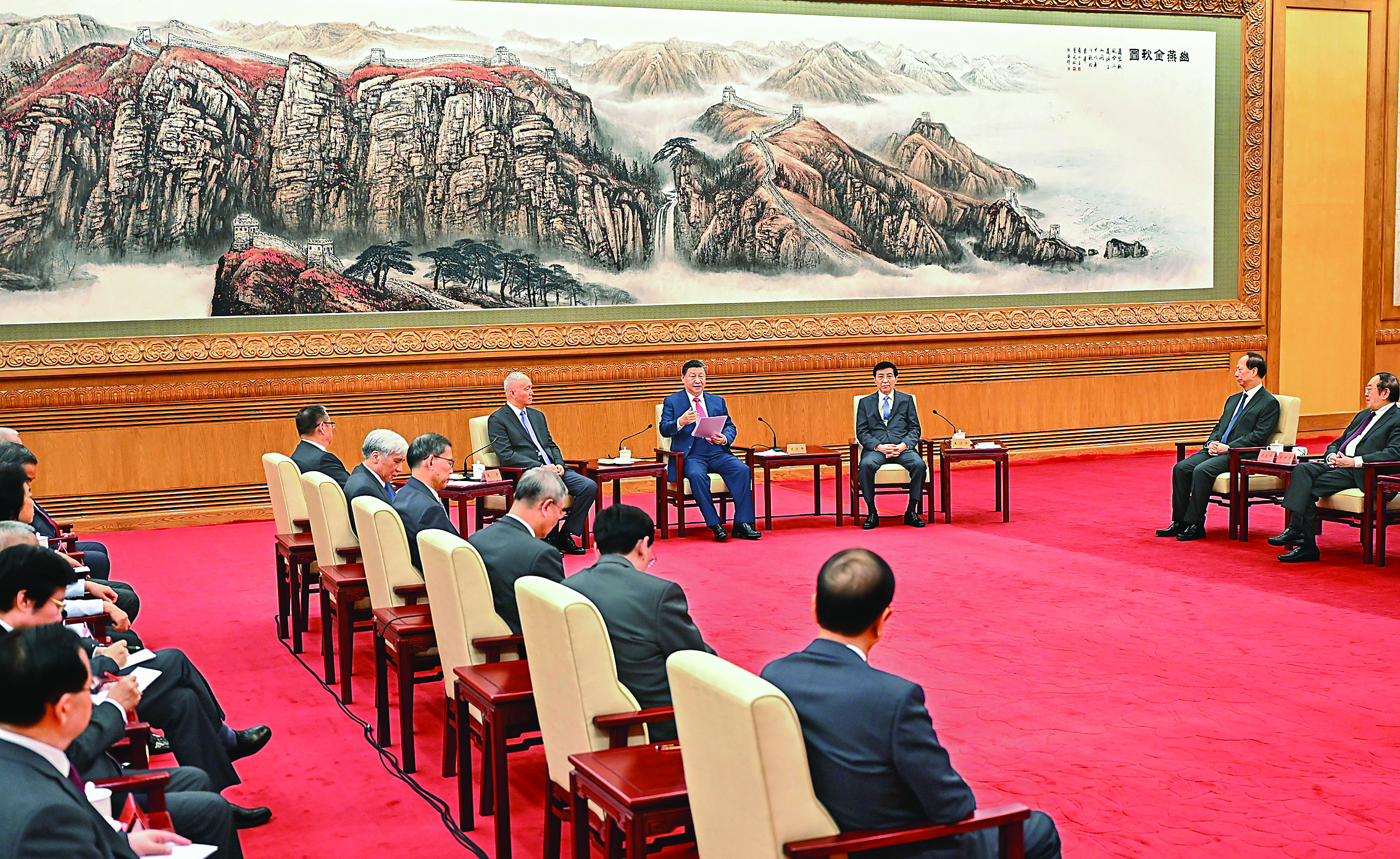     1月20日，习近平、王沪宁、蔡奇等在北京人民大会堂同党外人士欢聚一堂，共迎佳节。新华社发