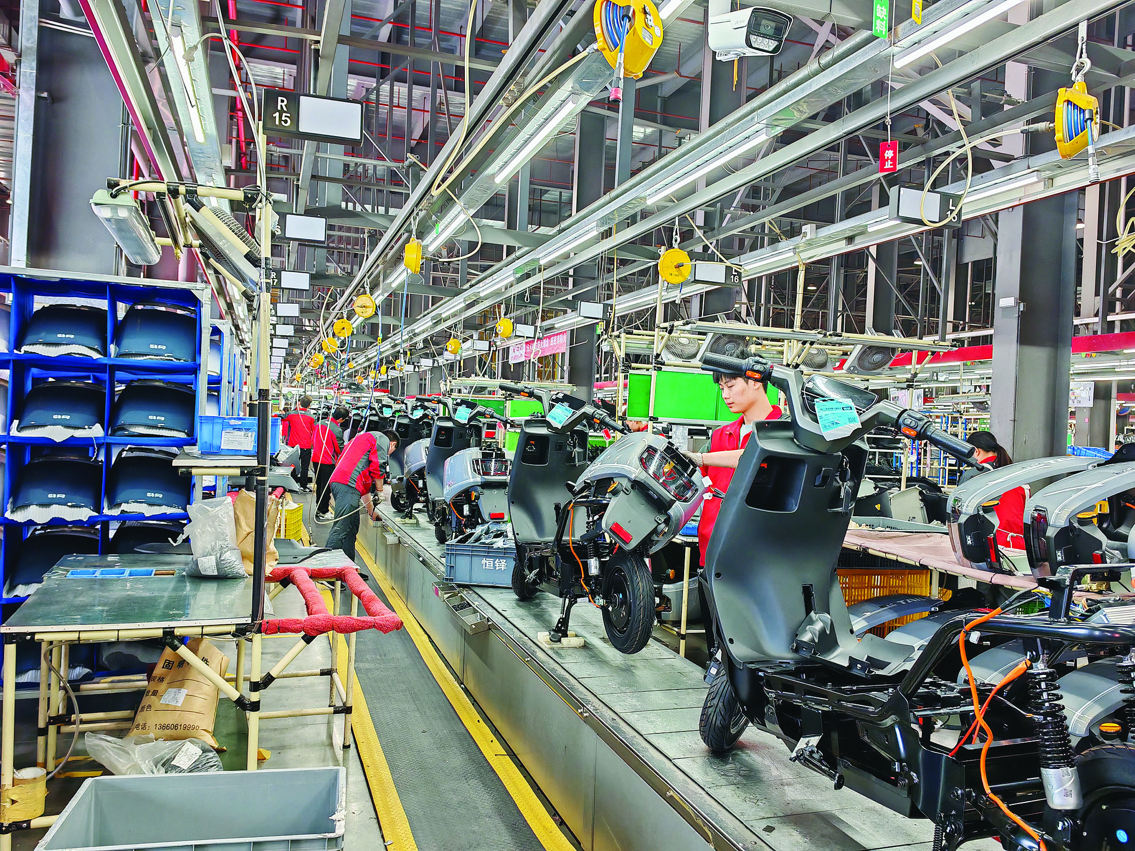     台铃集团惠州制造基地生产车间。