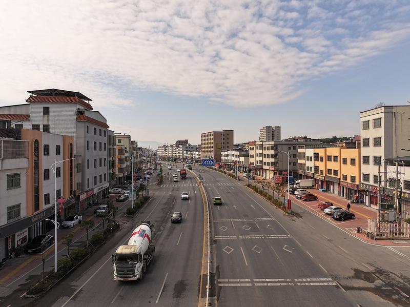 <p>    白花圩镇一角。</p>