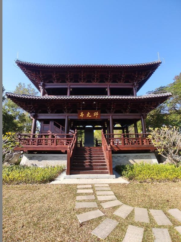 <p>    复原后的野吏亭。</p>