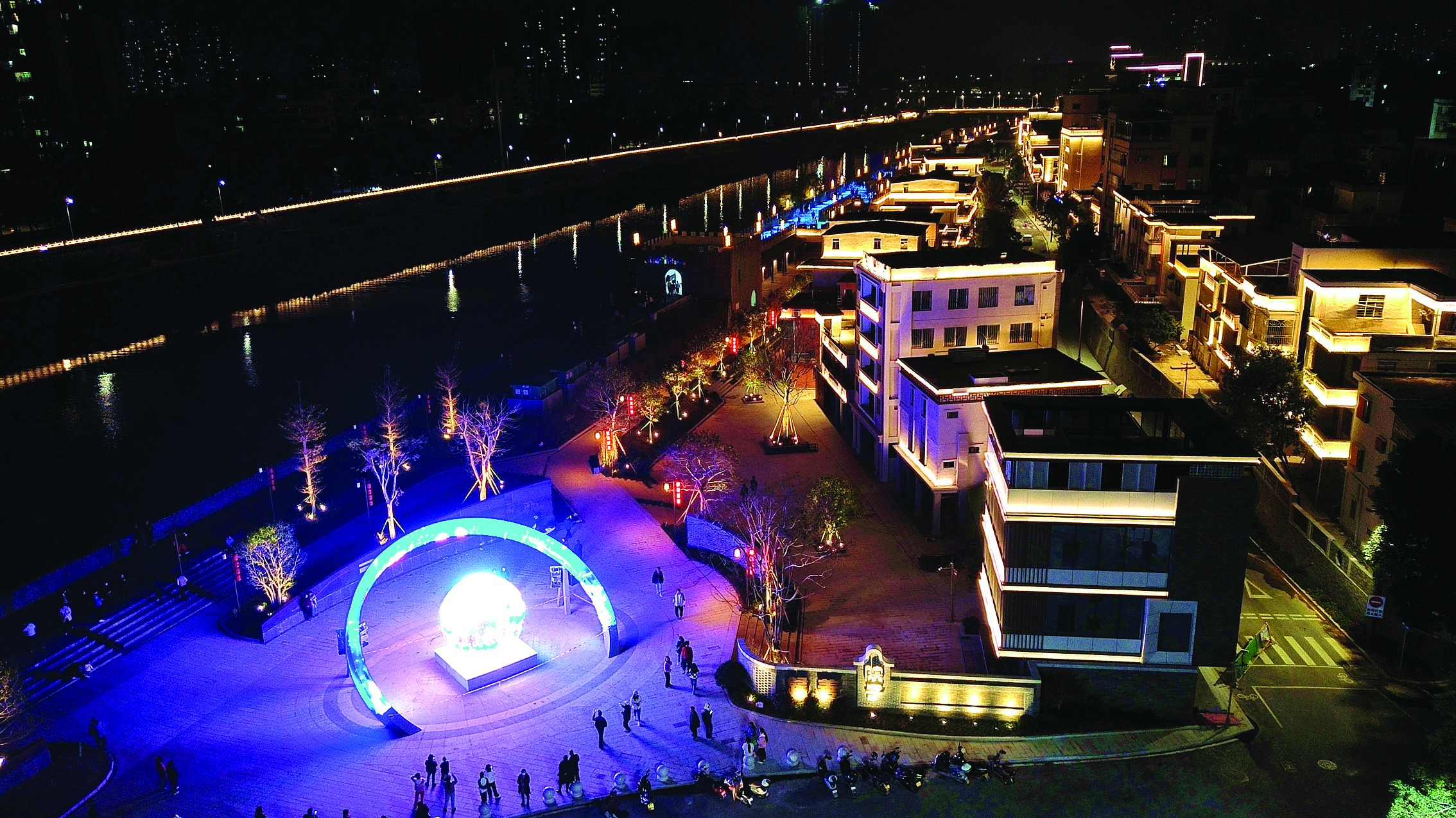     淡水墟文化特色街区绚丽璀璨。惠州日报记者许文昌 摄