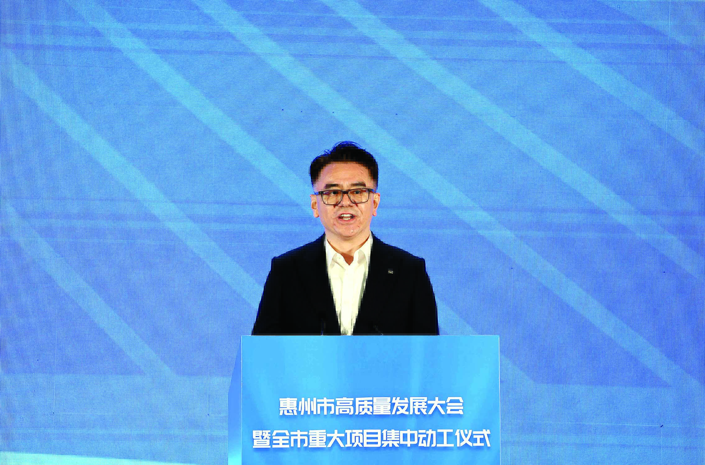     惠州高质量发展的蓬勃脉动为我们企业未来的发展增添了信心和动力。    ——王成