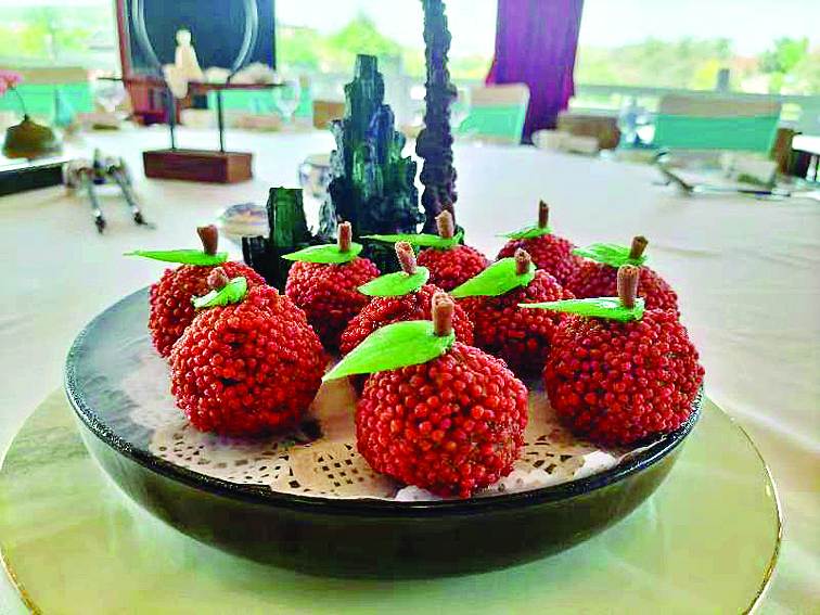     海山仙人降罗襦。惠州宾馆供图