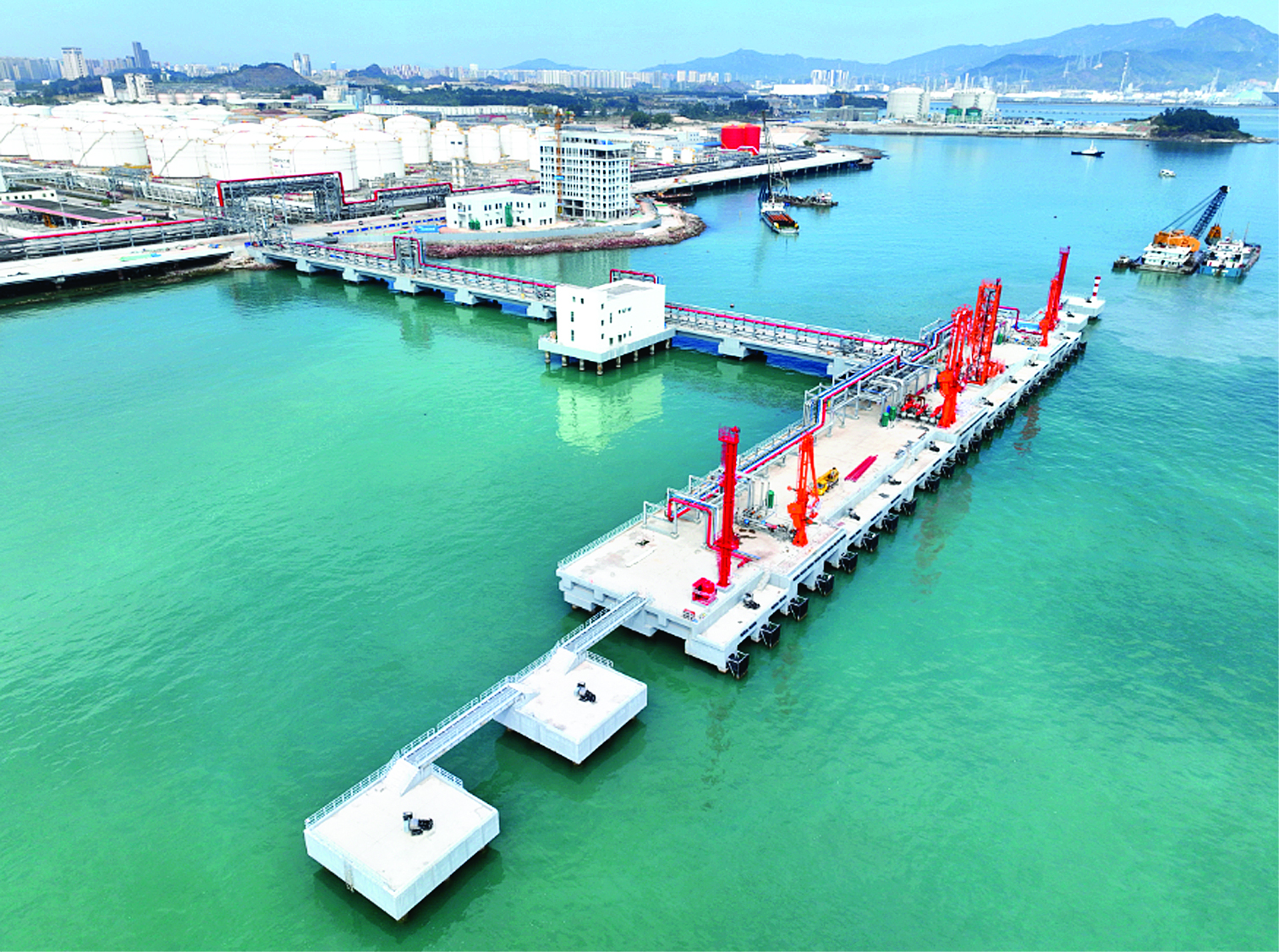     5万吨级液化烃码头。