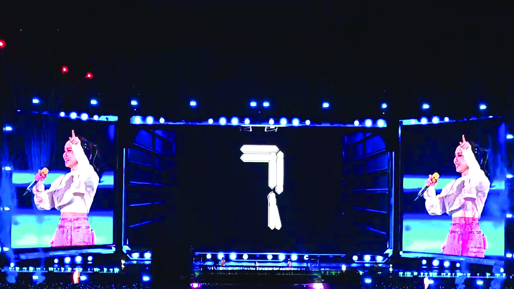 <p>    邓紫棋演唱会现场。</p>