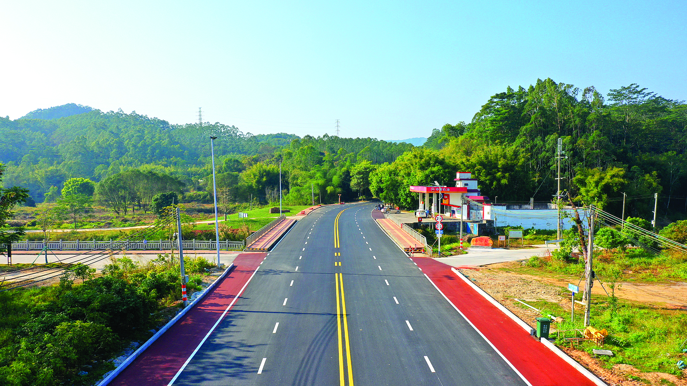     最美旅游公路县道223线长宁澜石桥至横河罗塘桥段风景如画。
