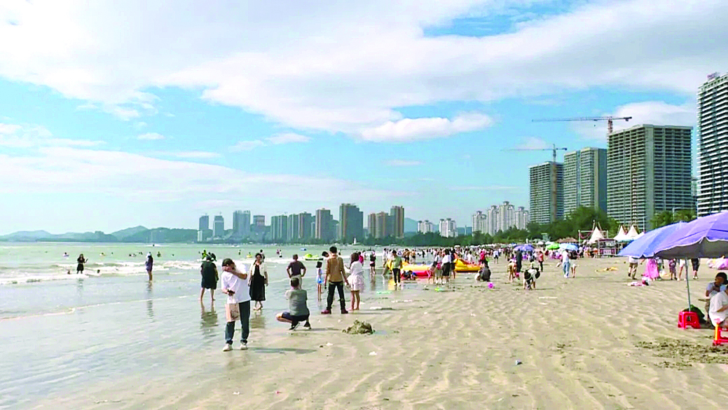     今年春节期间惠东县滨海游客达67.66万人次。