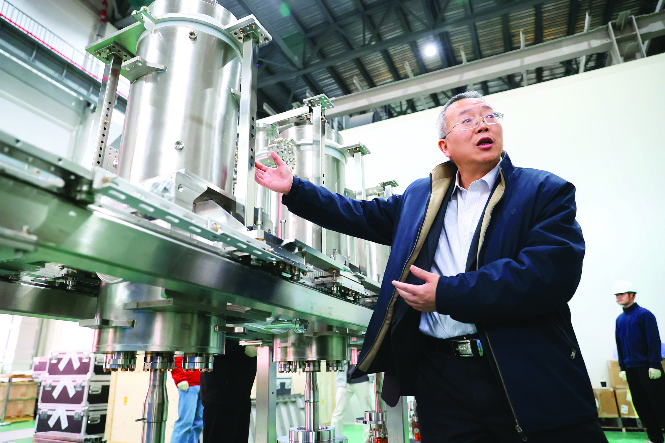     中国科学院近代物理研究所副所长、CiADS总工程师何源介绍CiADS。