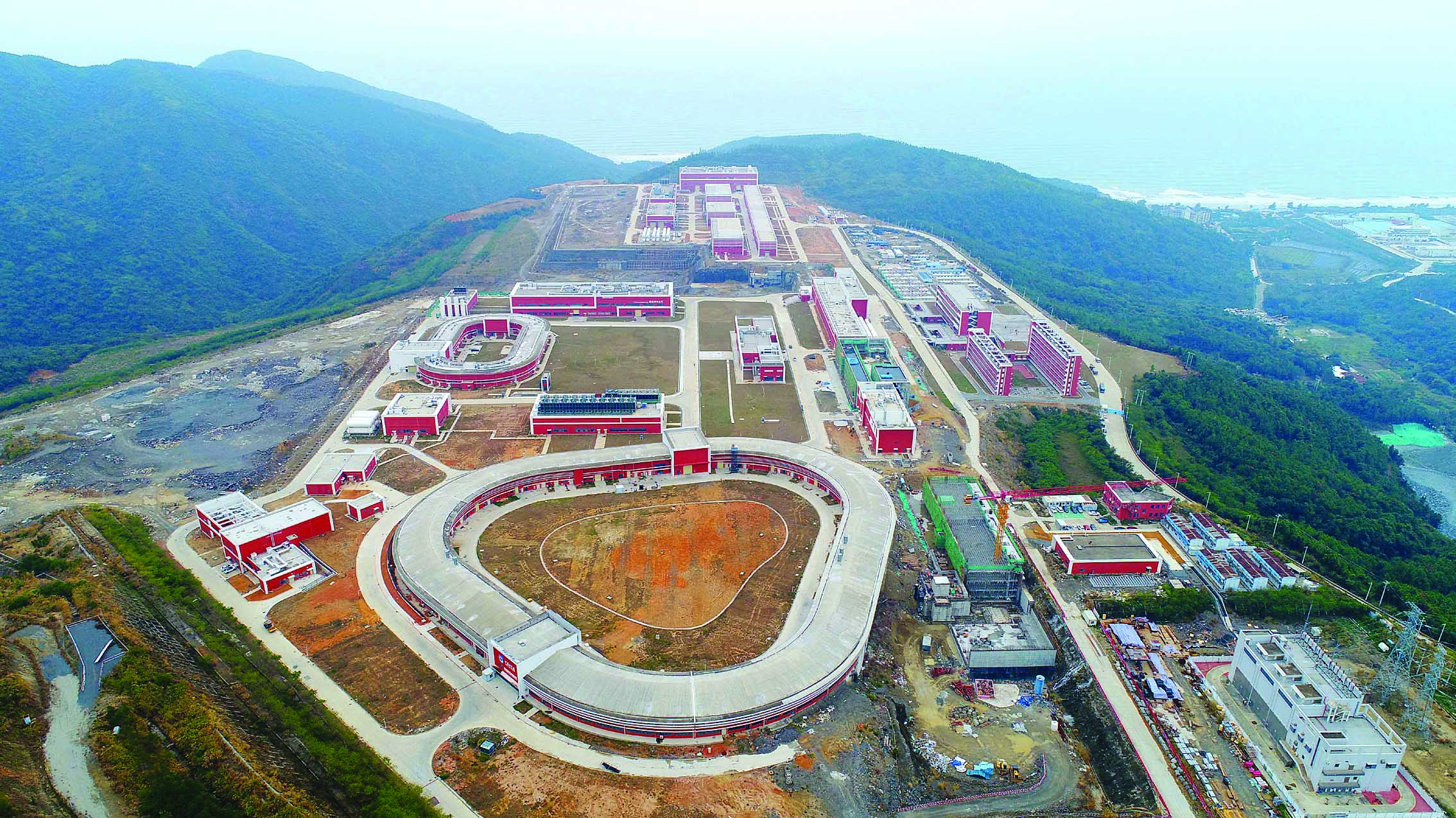     中国科学院“两大科学装置”已见雏形。