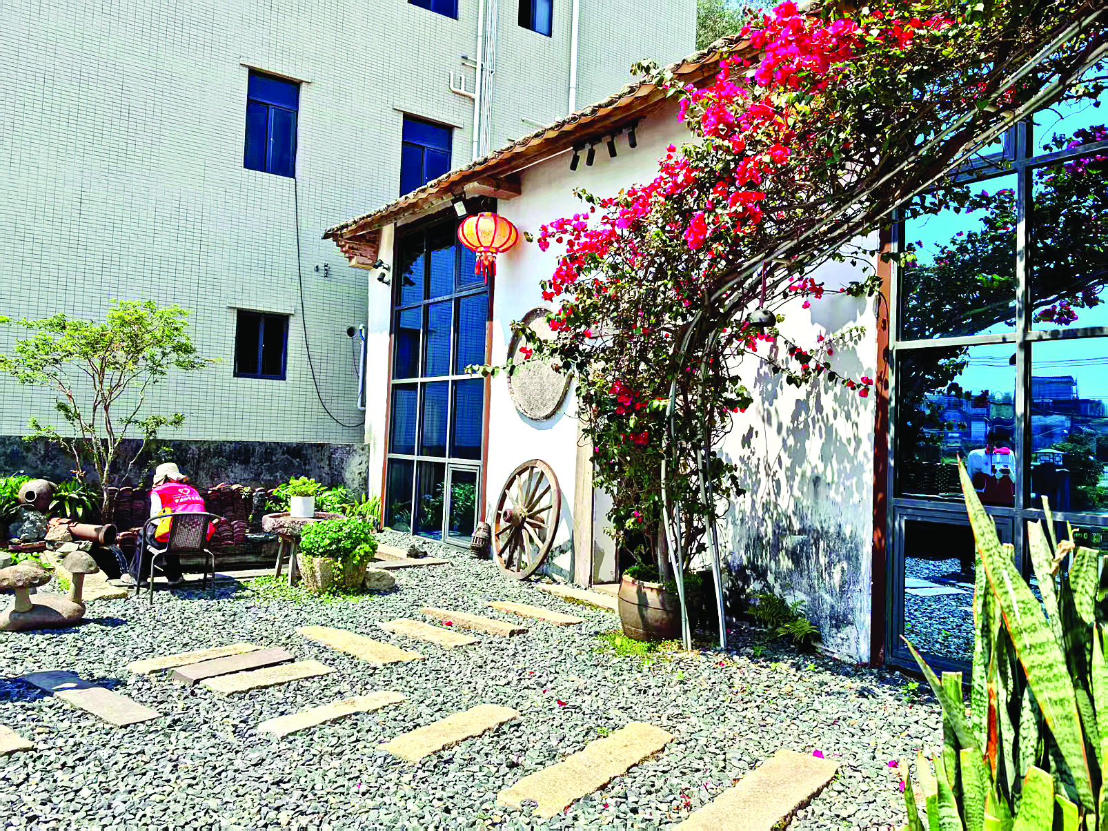     美丽庭院成为三栋镇和美乡村靓丽的风景。惠州日报记者彭红霞 摄