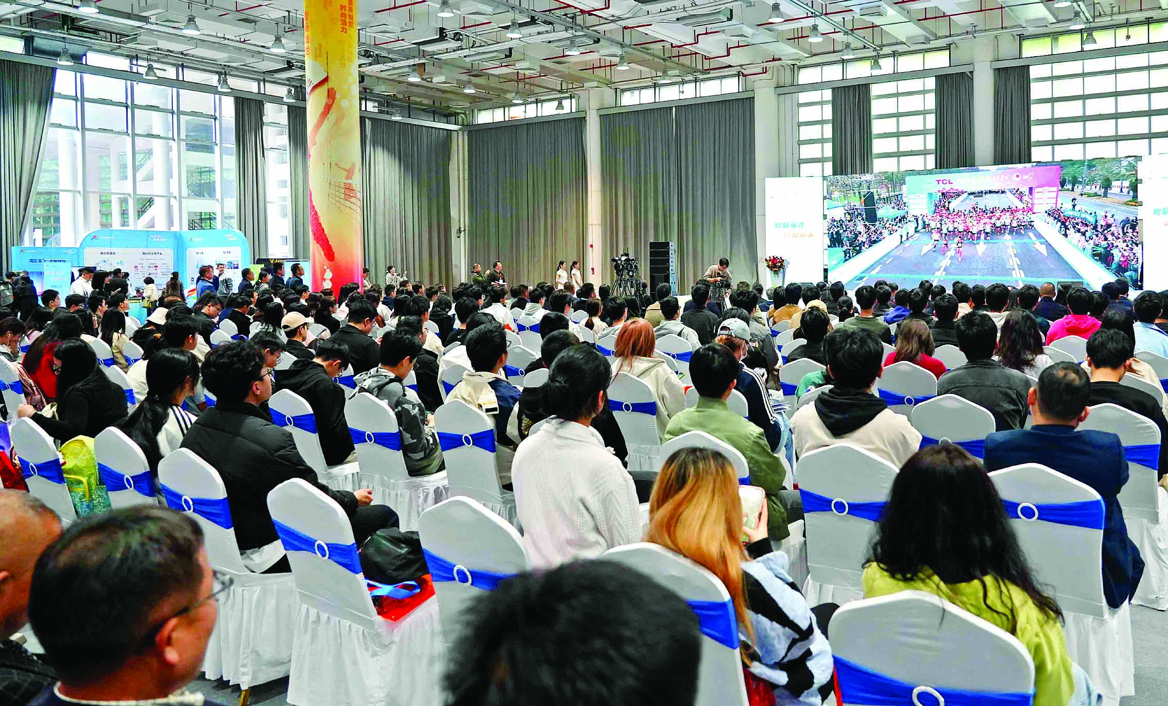     现场播放惠州城市宣传片。