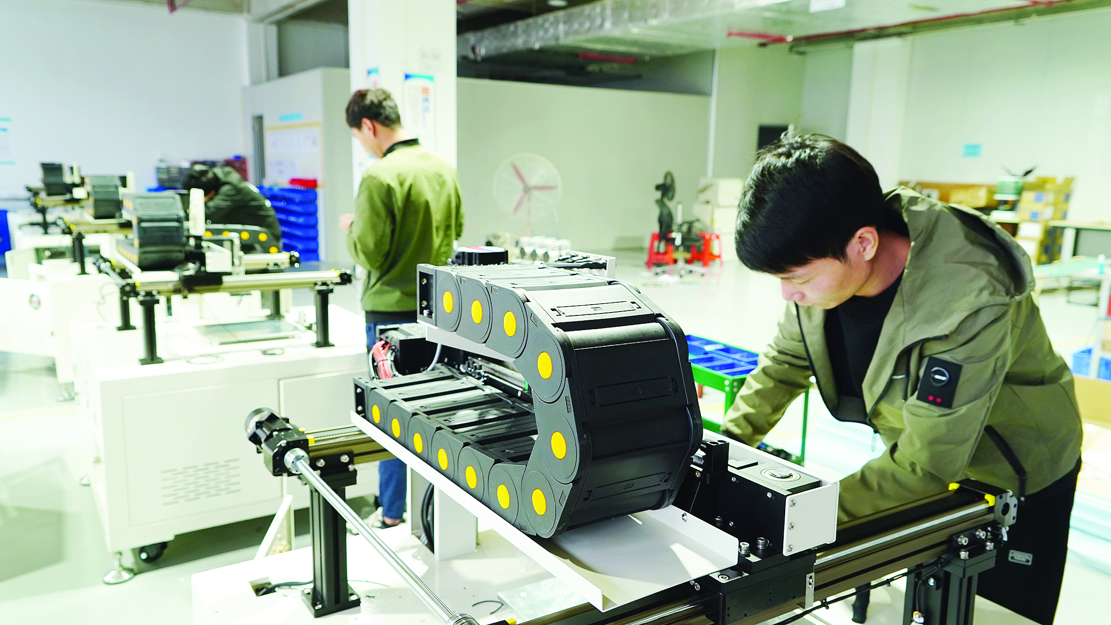     惠州奥诺科技有限公司生产车间。惠州日报记者李松权 朱金赞 摄