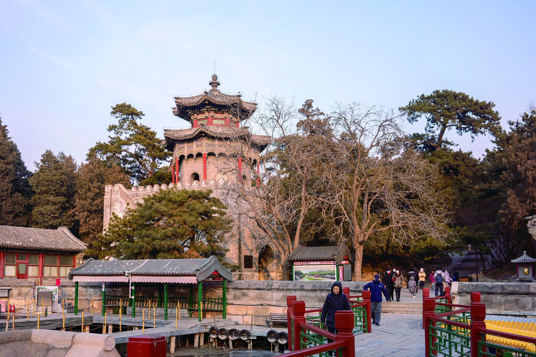     颐和园万寿山。