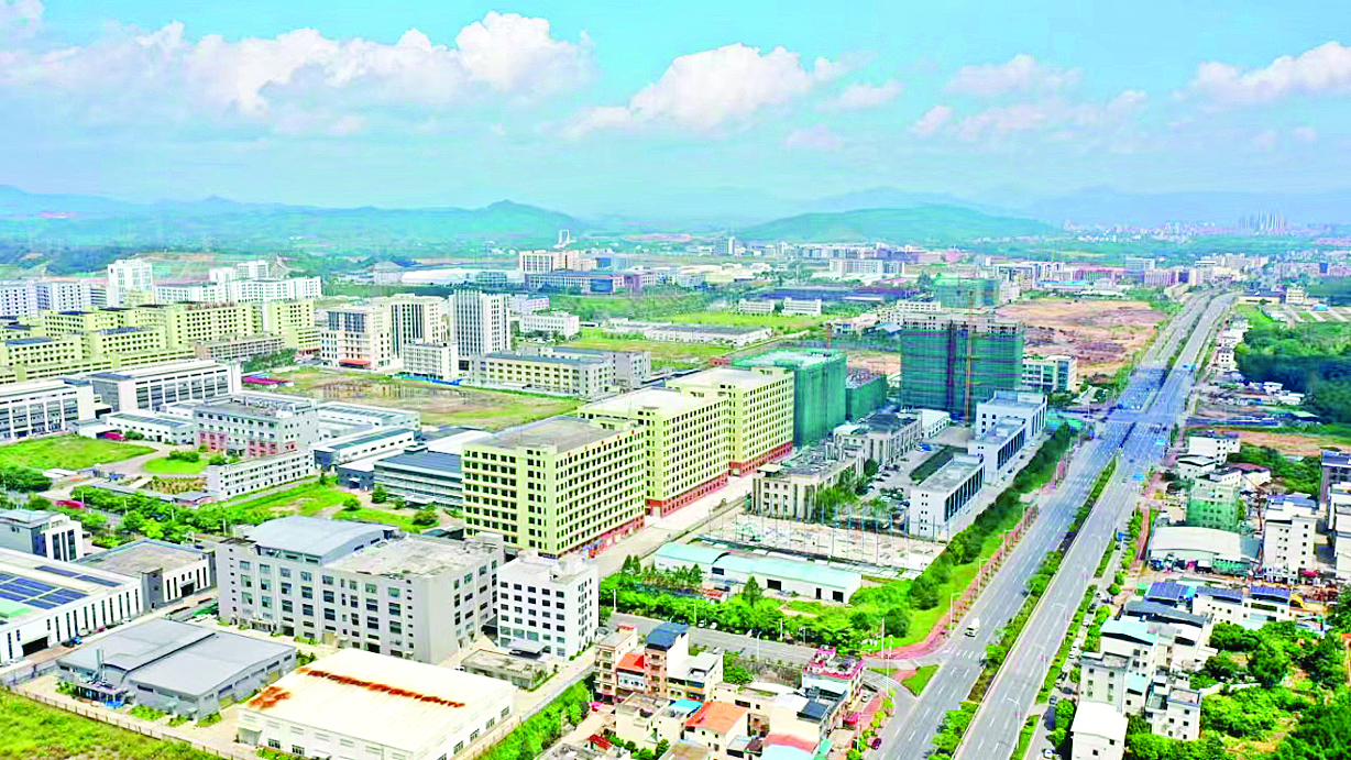     快速发展中的惠州龙门产业园区。惠州日报记者黄宇翔 摄