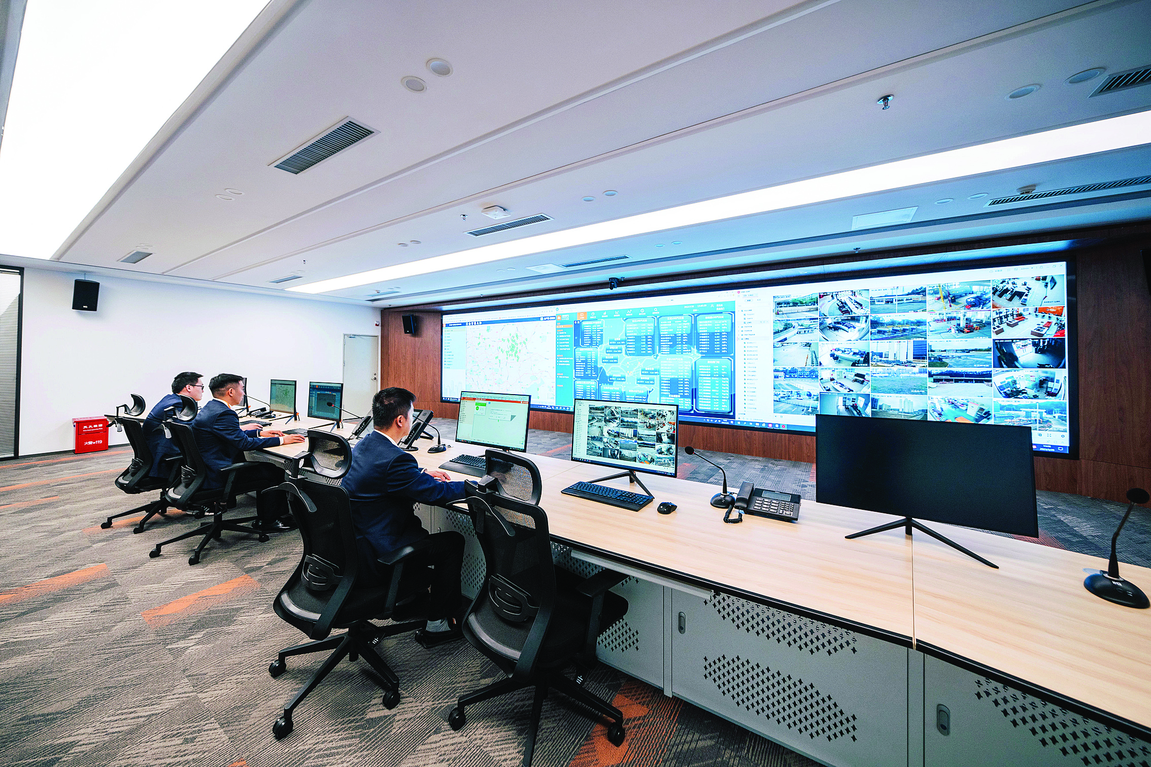     惠州燃气通过数字化赋能，有效实现“一屏统管、智能分析、精准调度”。本组图片 惠州日报记者周楠 摄