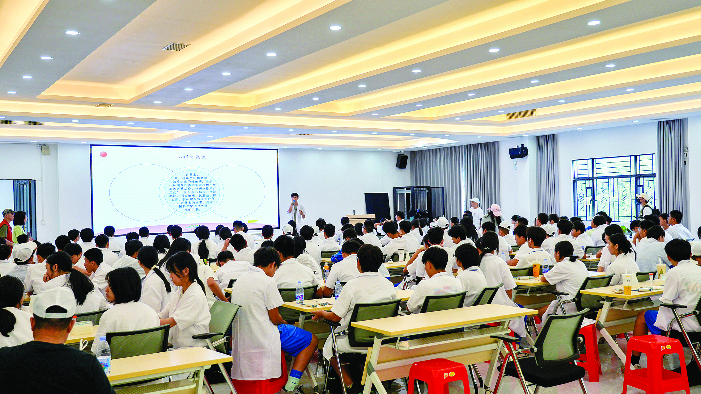     学生在罗浮山景区开展研学。本组图片 惠州日报记者卢泓宇 特约通讯员李渊 摄
