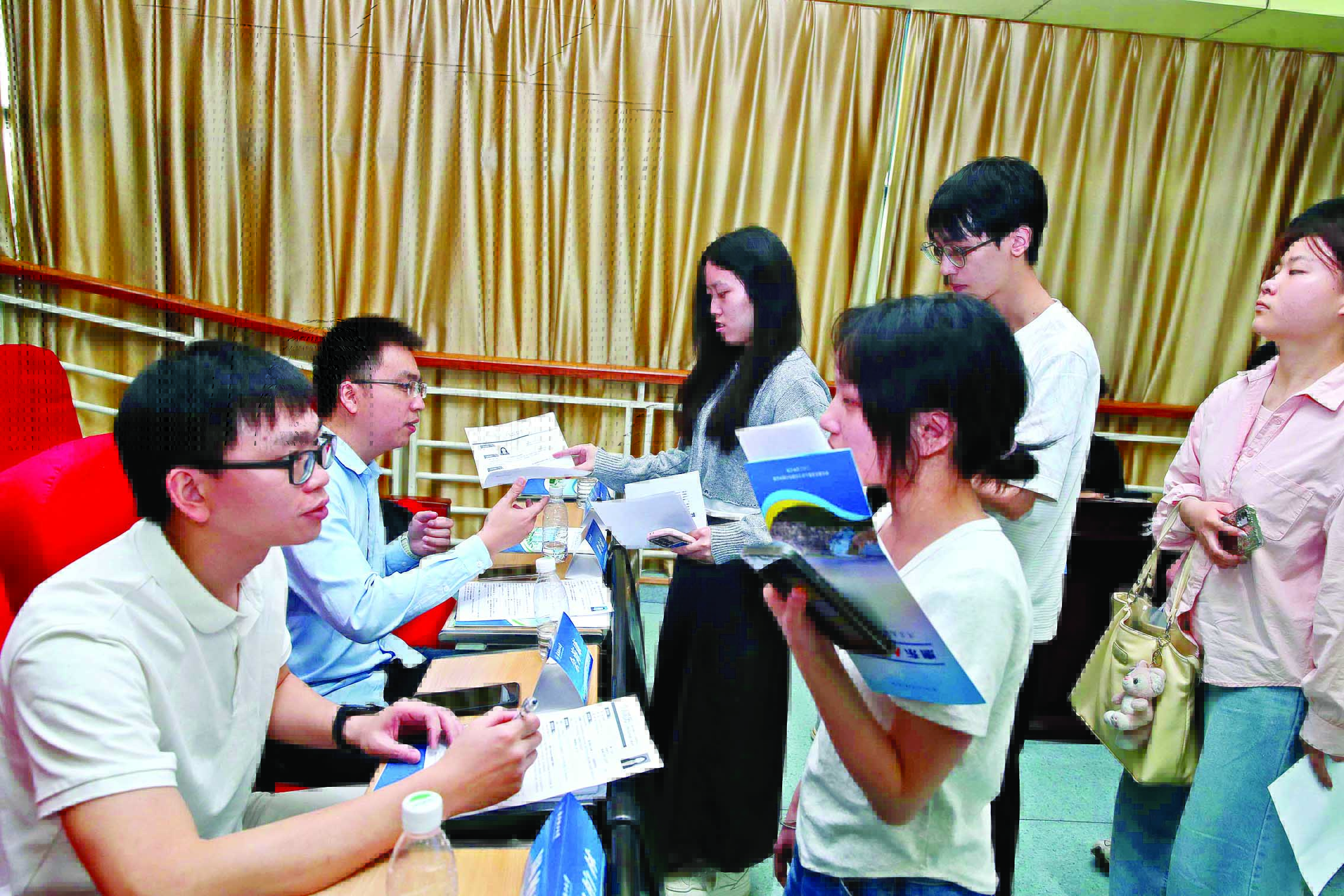     惠州企业进校园活动走进武汉轻工大学。