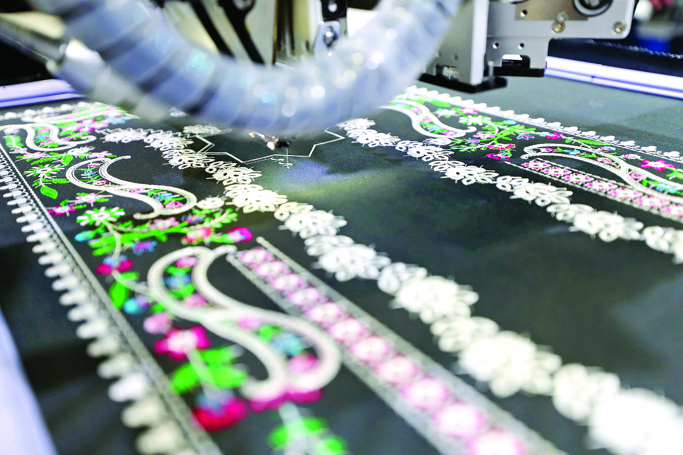     瑞珂玛机电的自动绣花机工艺精湛。