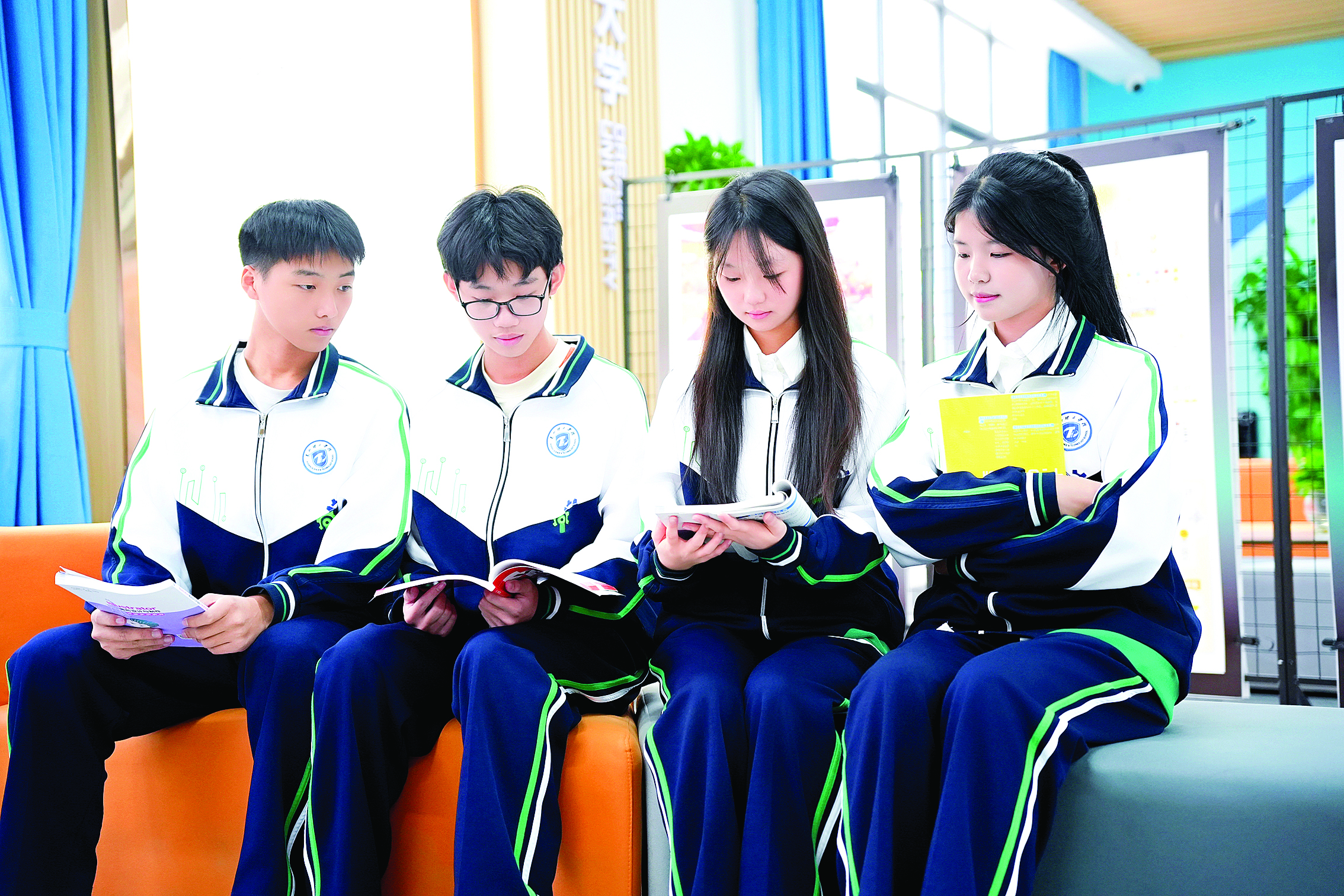     惠州理工学校一站式服务中心。    惠州日报记者姜劲宇 摄