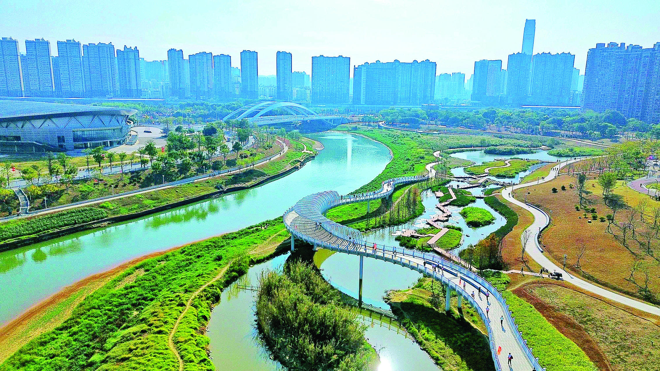     位于淡水河干流上的淡水半岛滨水公园已成惠阳网红打卡点。惠州日报记者许文昌 摄