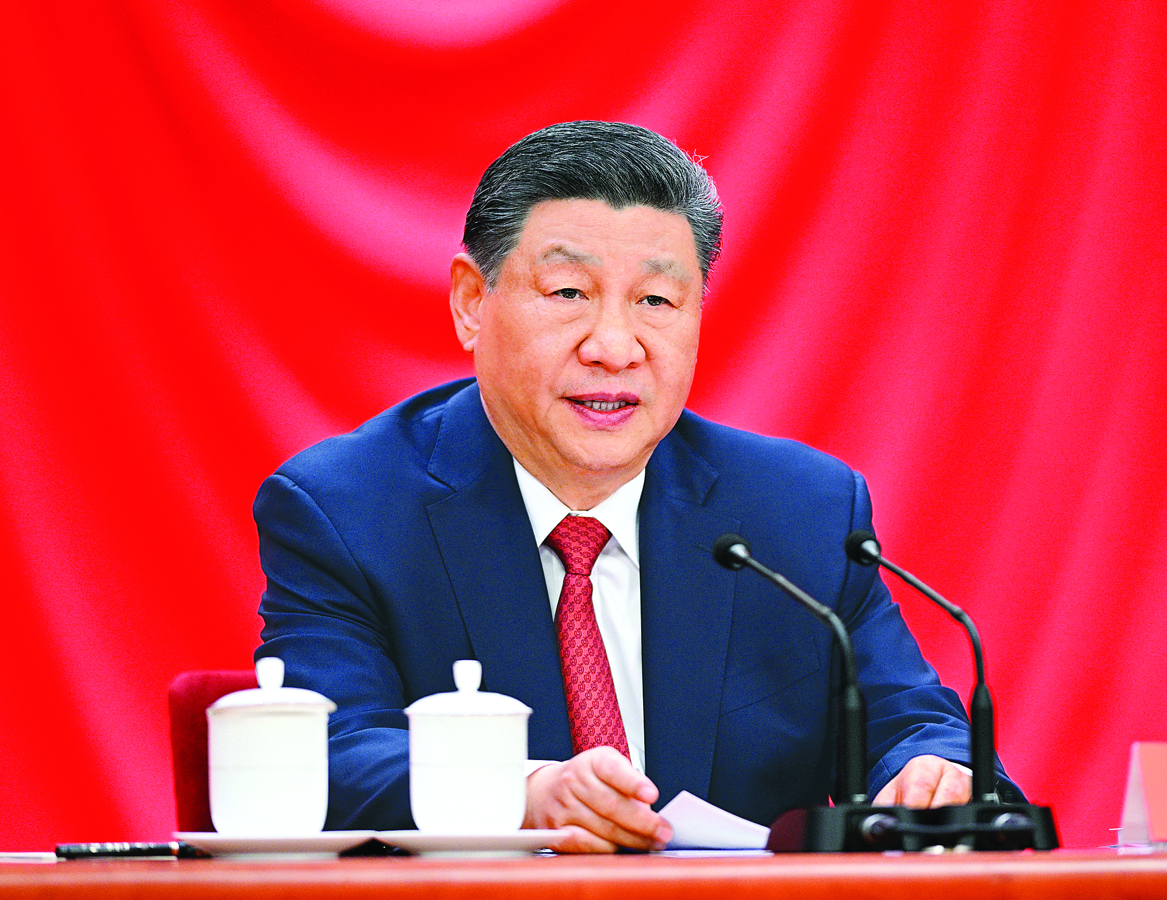     4月28日，庆祝中华全国总工会成立100周年暨全国劳动模范和先进工作者表彰大会在北京人民大会堂隆重举行。中共中央总书记、国家主席、中央军委主席习近平出席大会并发表重要讲话。新华社发