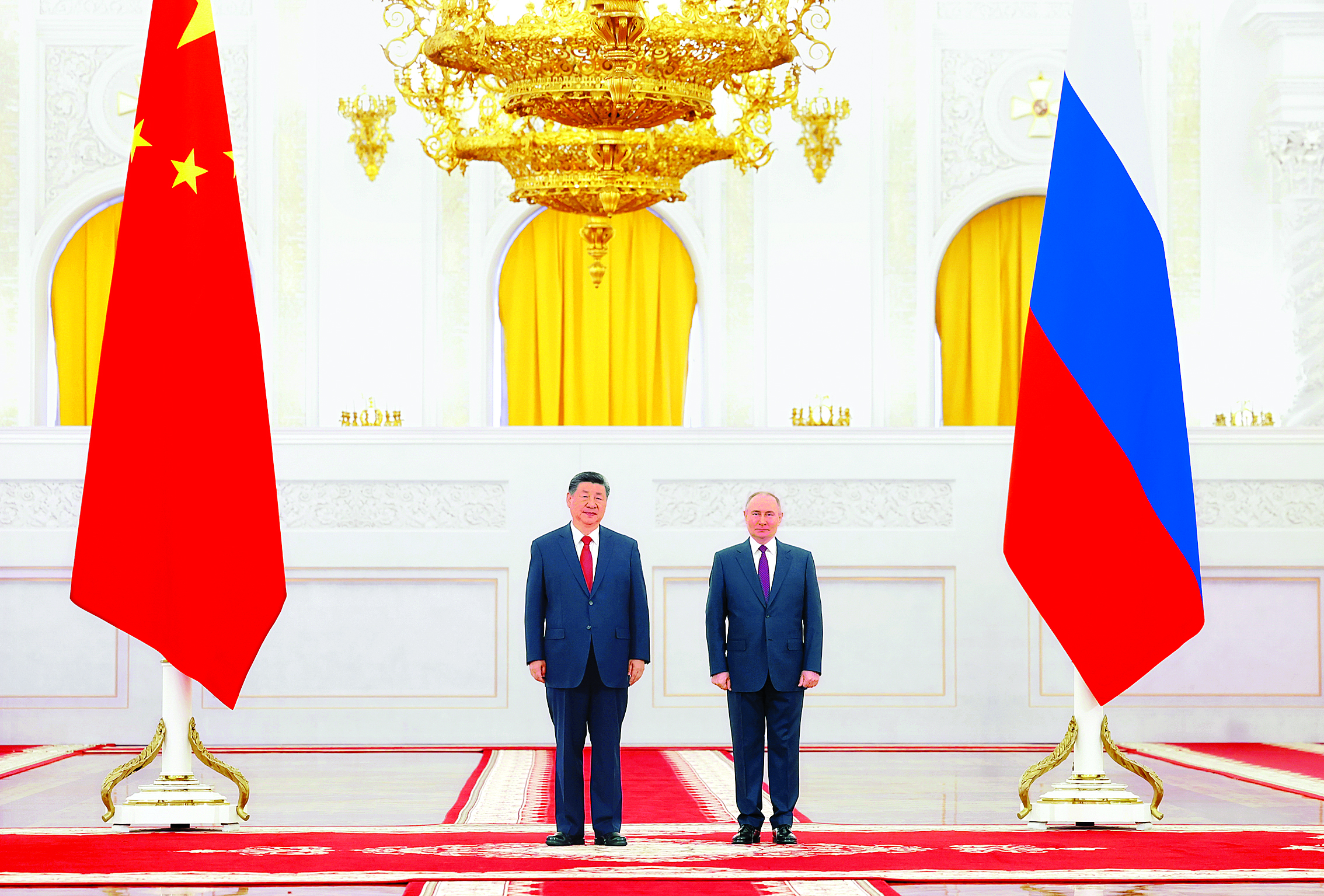     当地时间5月8日上午，俄罗斯总统普京同中国国家主席习近平在莫斯科克里姆林宫举行会谈。这是普京在乔治大厅为习近平举行隆重欢迎仪式。新华社发