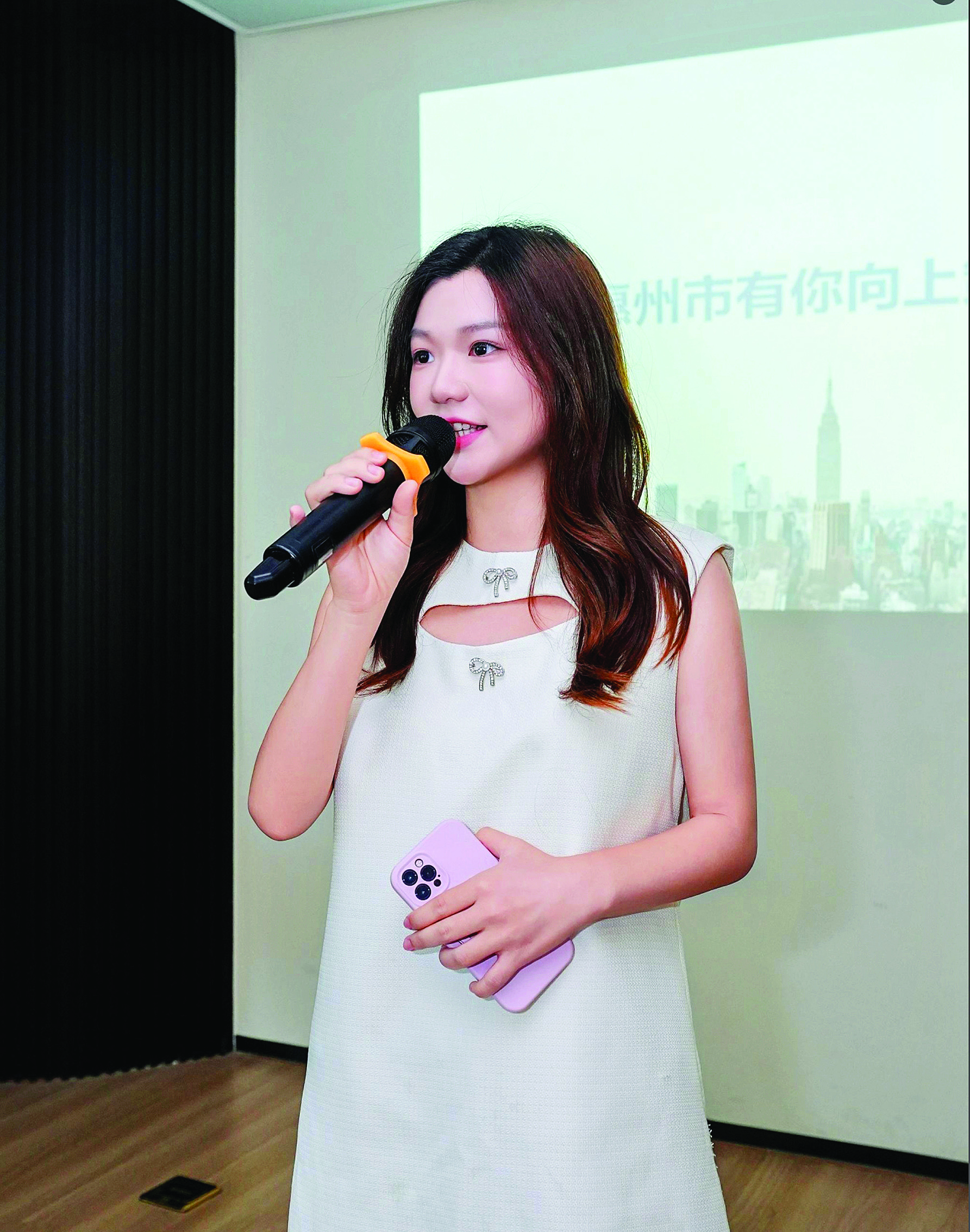 <p>    涵涵。均为受访者供图    </p>