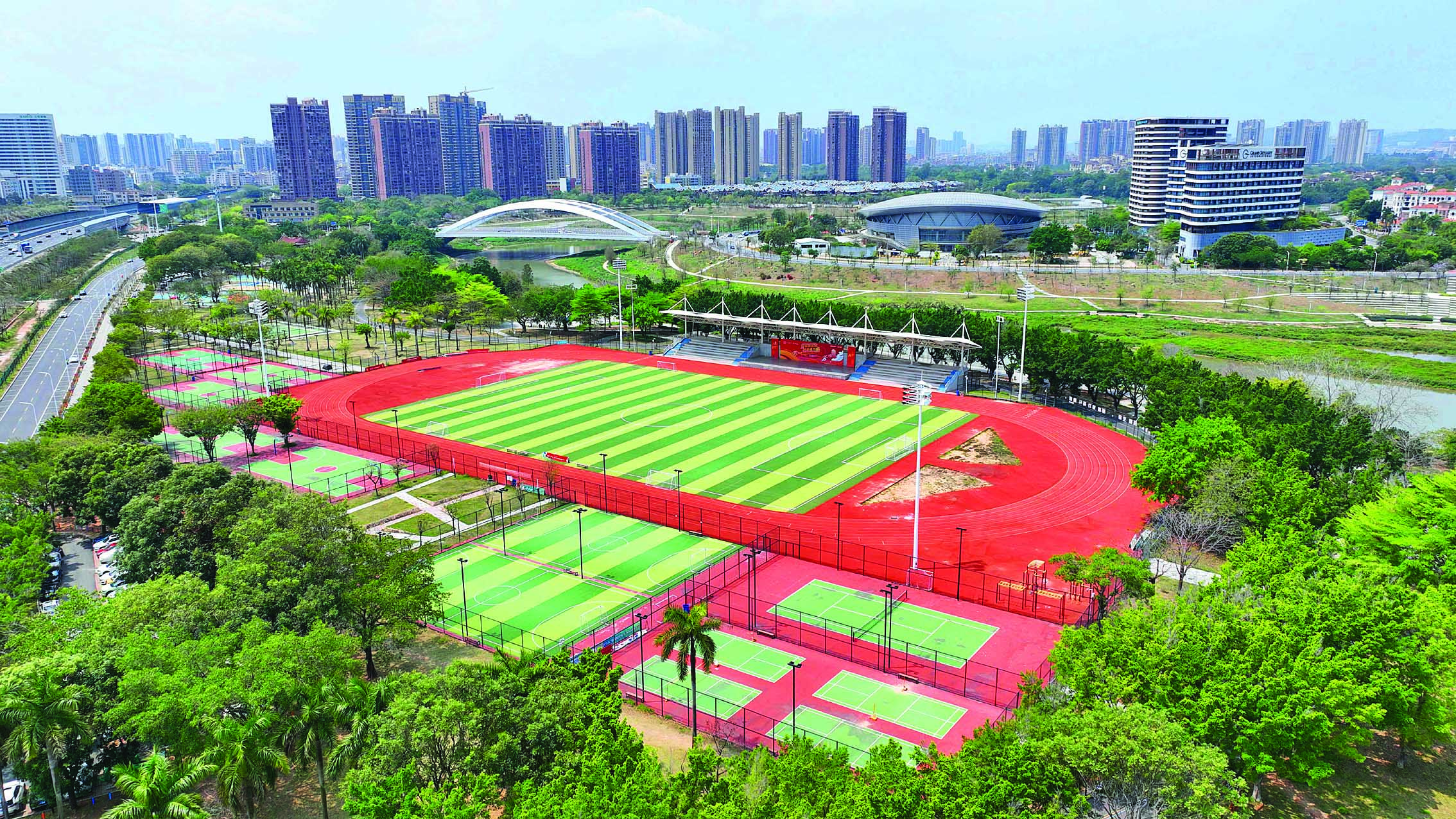     惠阳区半岛体育文化公园。本版图片（除署名外） 惠州日报记者杨建业 摄