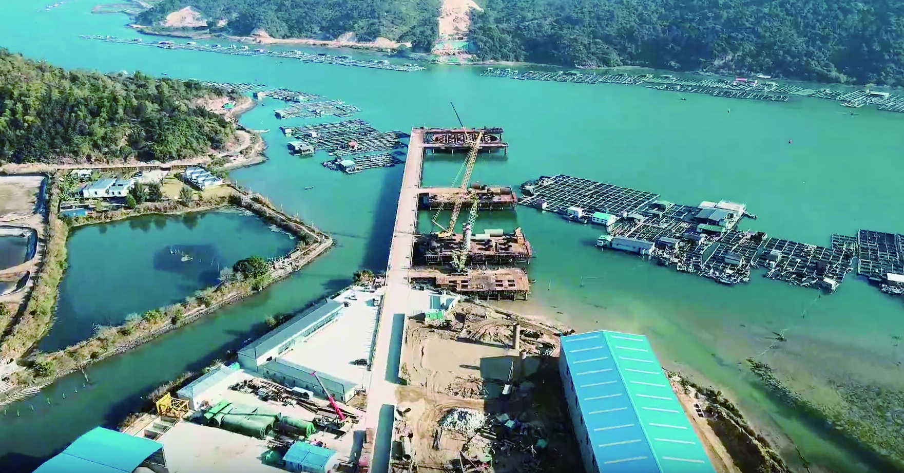     稔平环岛高速公路建设现场。邮储银行惠州市分行供图