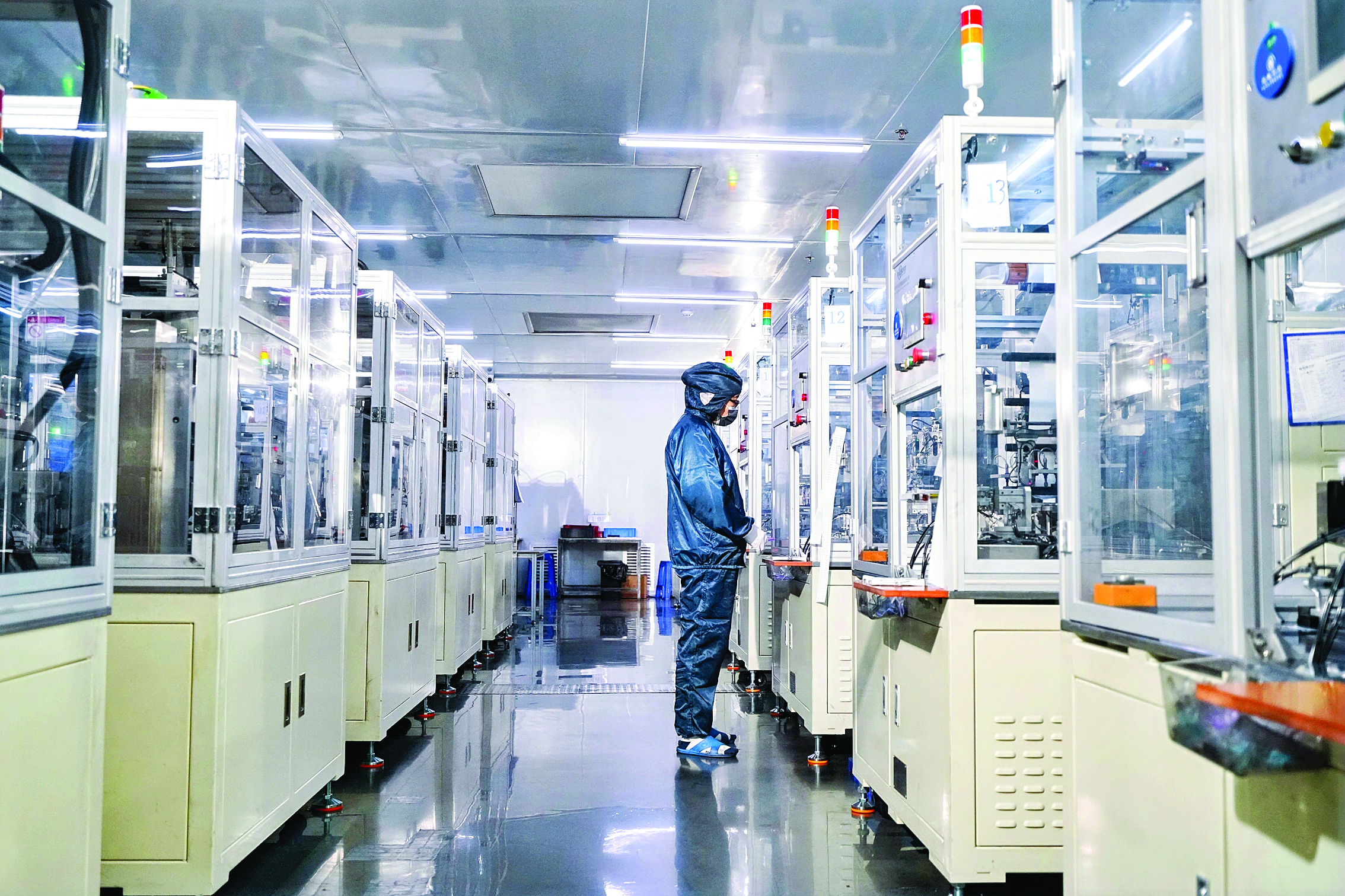     纬世新能源智能化生产线。惠州日报记者谢宝树 摄