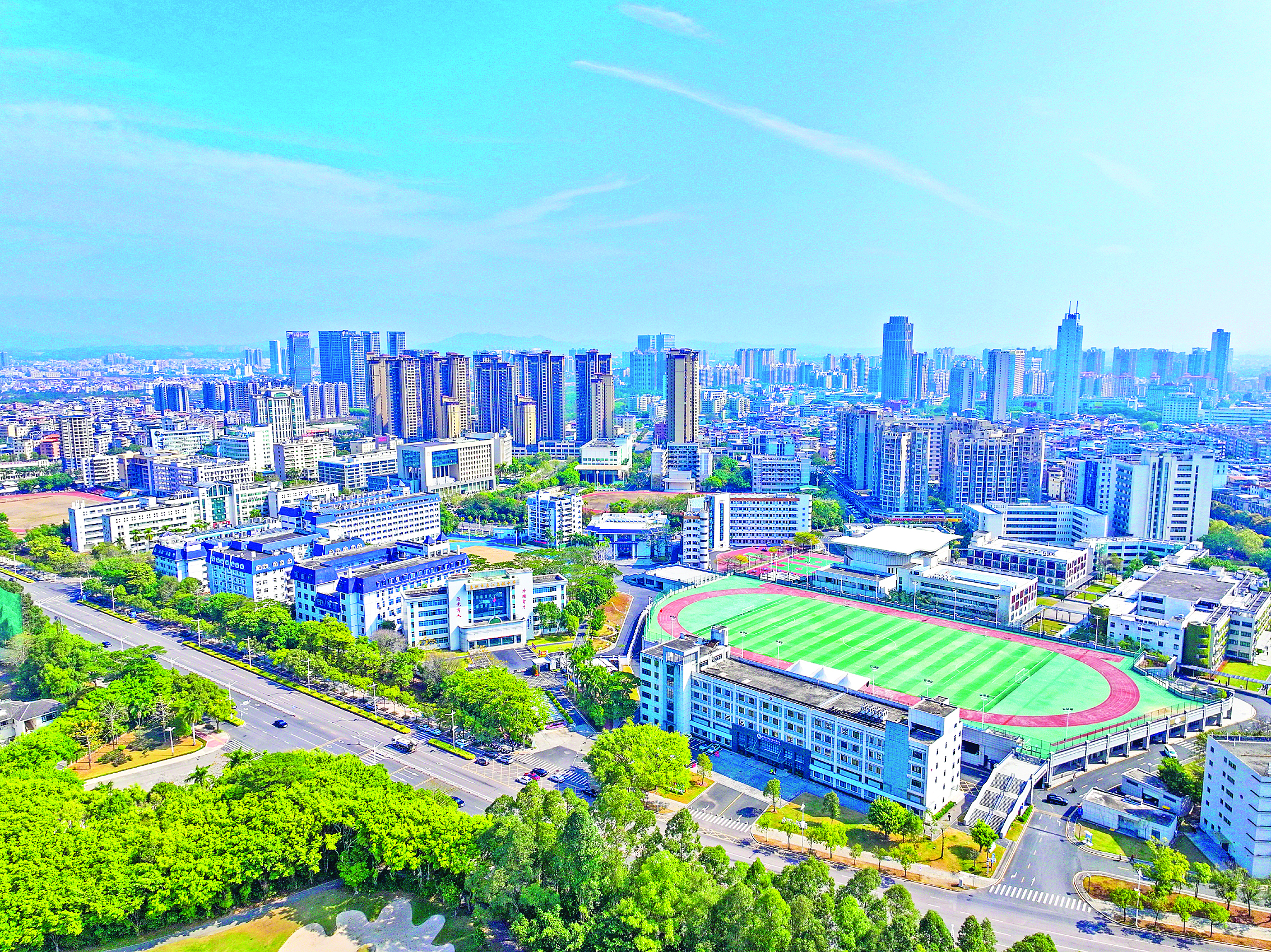     在“源深行远，润泽生命”的办学理念引领下，东高锚定发展方向。