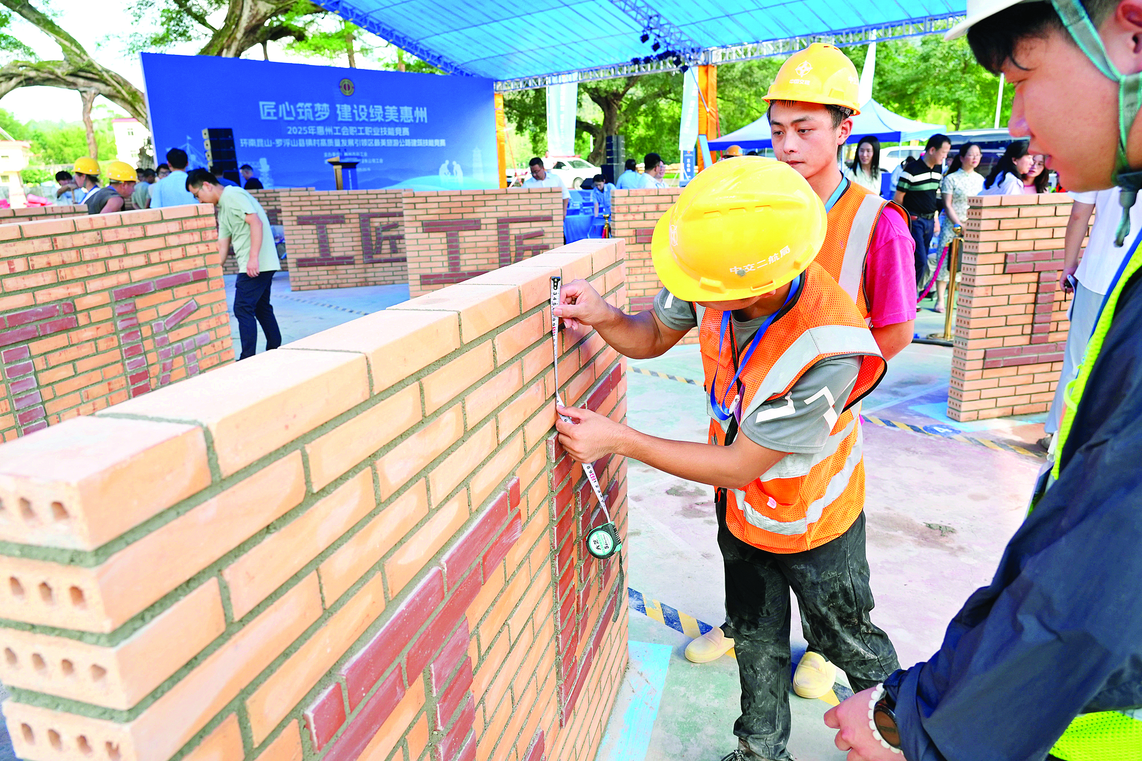     选手们在比赛中。惠州日报记者朱金赞 摄