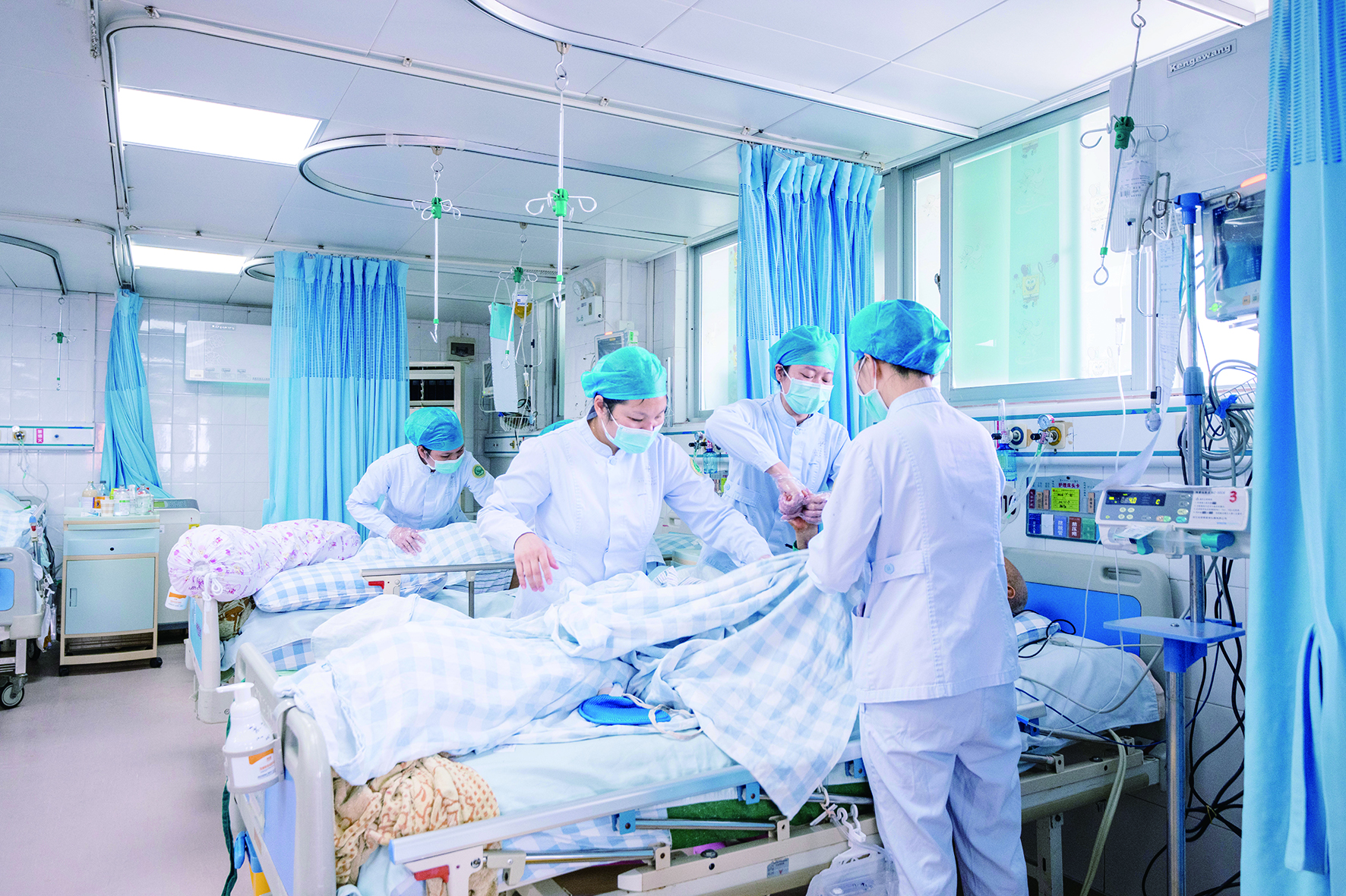     神经医学中心为患者提供最优治疗方案。