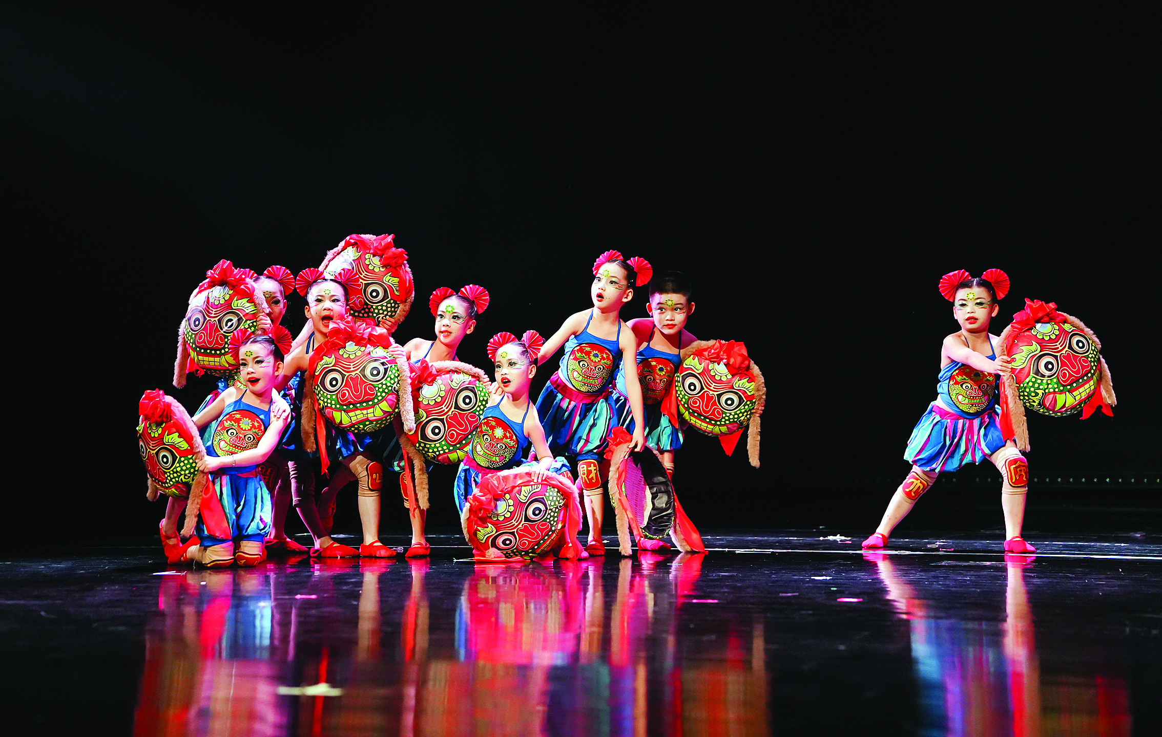     幼儿舞蹈《盖“宝宝”》。惠州日报记者龚妍 谭琳 通讯员古佳蕙 摄