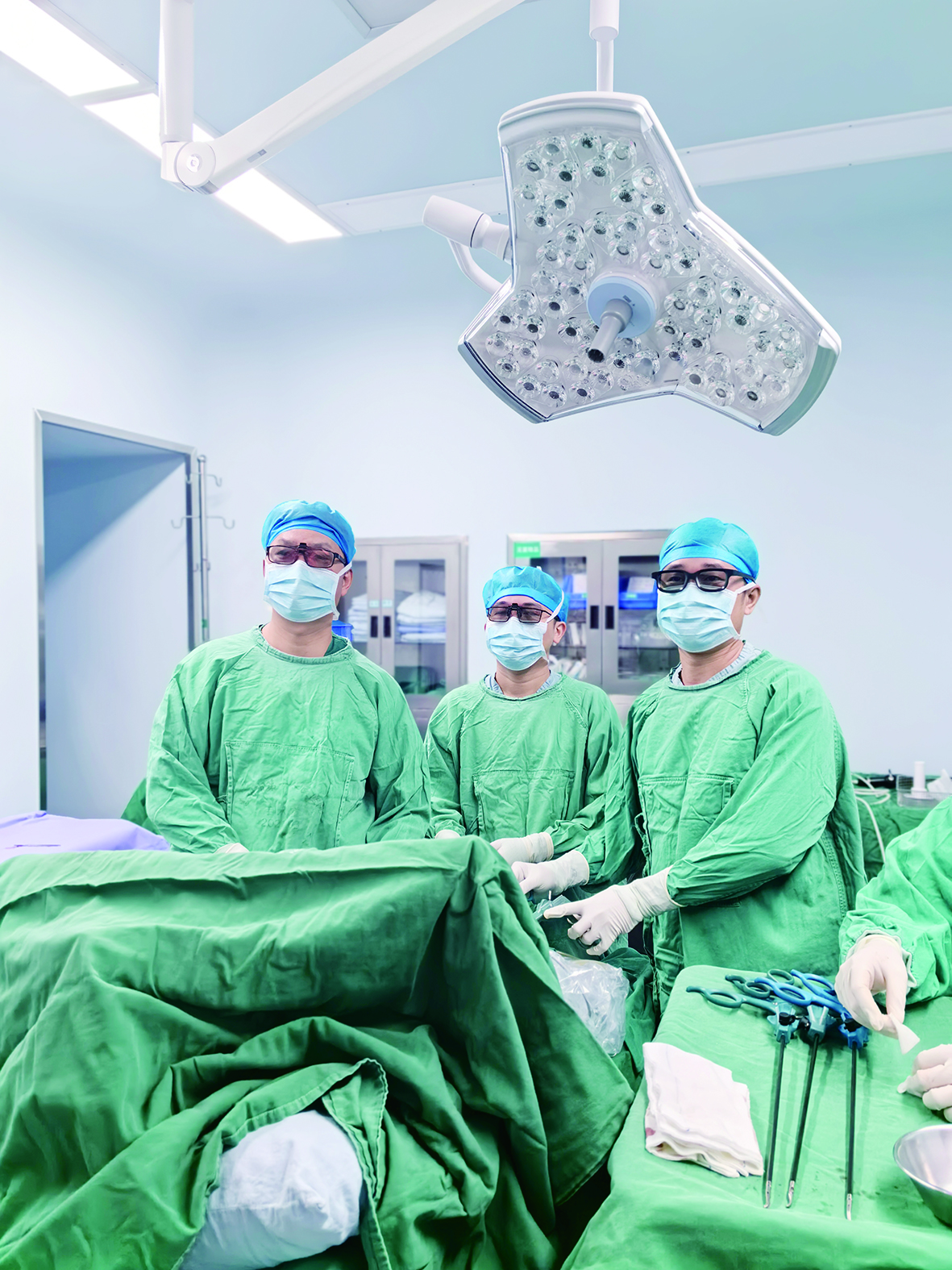     肝胆外科团队完成多项高难度手术。