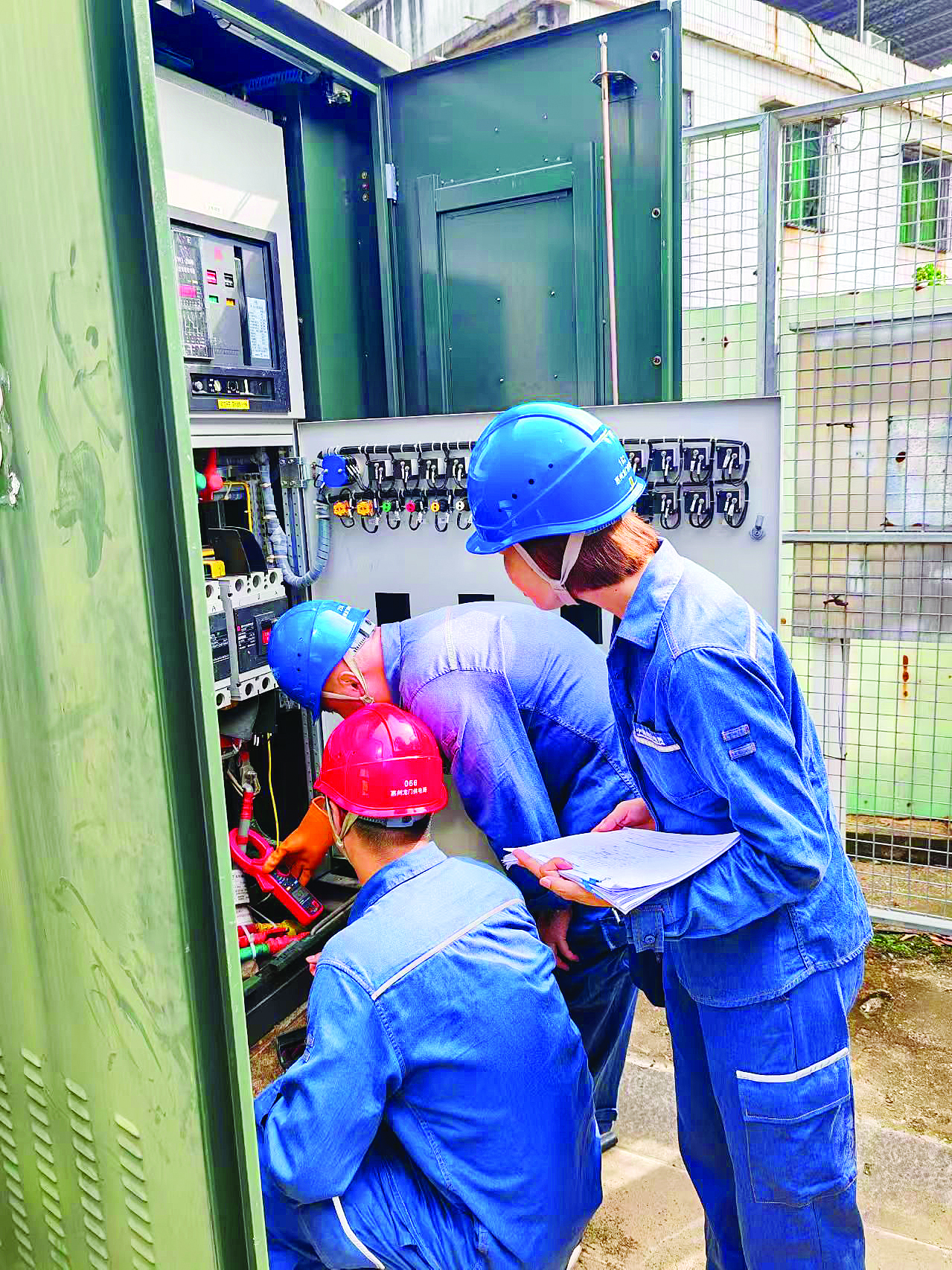     供电部门做好电力保障。    惠州日报记者黄宇翔 特约通讯员黄伟光 摄