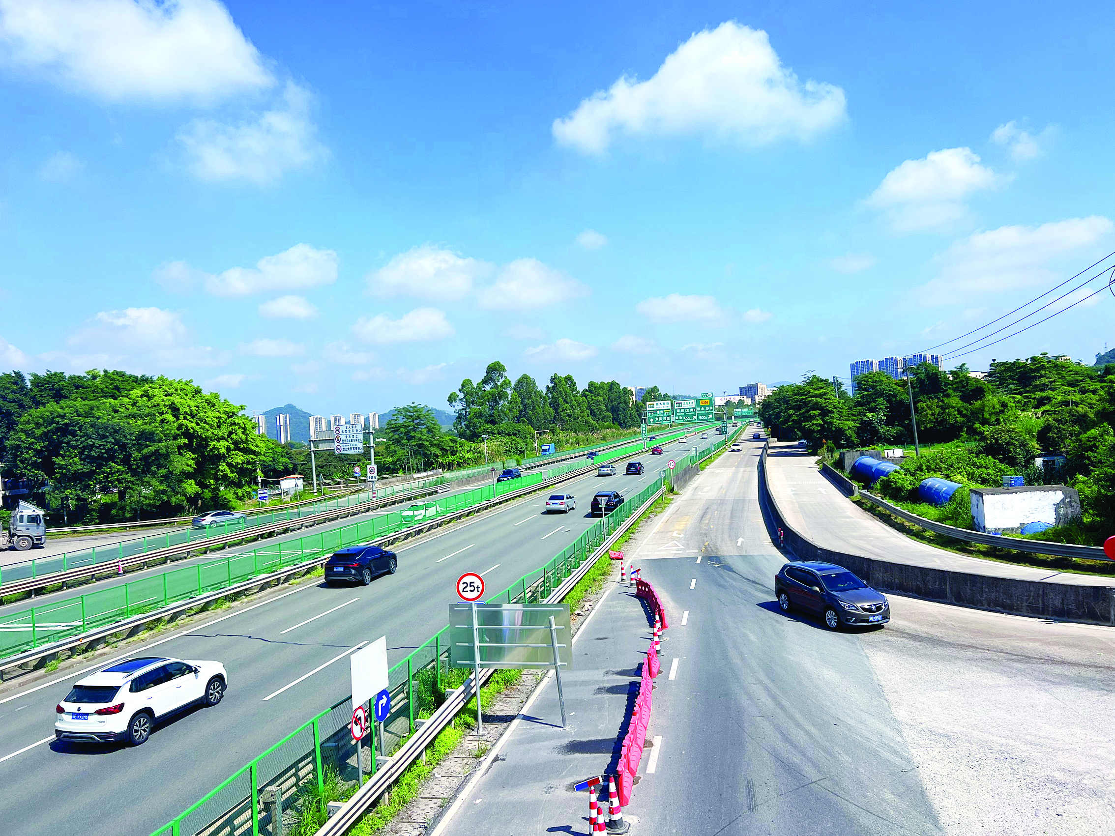     惠大高速公路辅道改扩建工程一直是惠阳群众关心的项目。